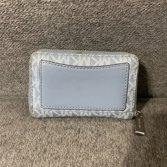 MICHAEL Michael Kors Small Logo Wallet - Picture 3 of 5